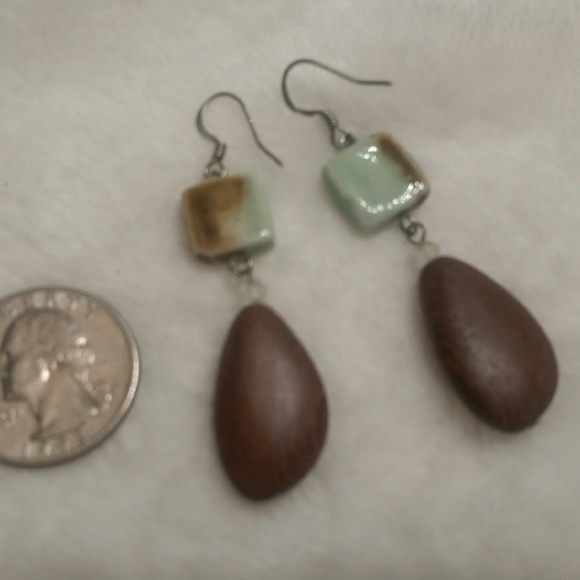 wood and glass earrings - Picture 4 of 7